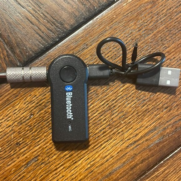 Bluetooth AUX Adapter for Car, Noise Reduction Bluetooth Receiver - Picture 3 of 3